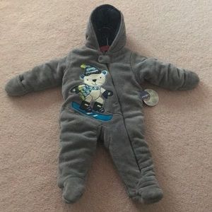 9 m snow suit NWT